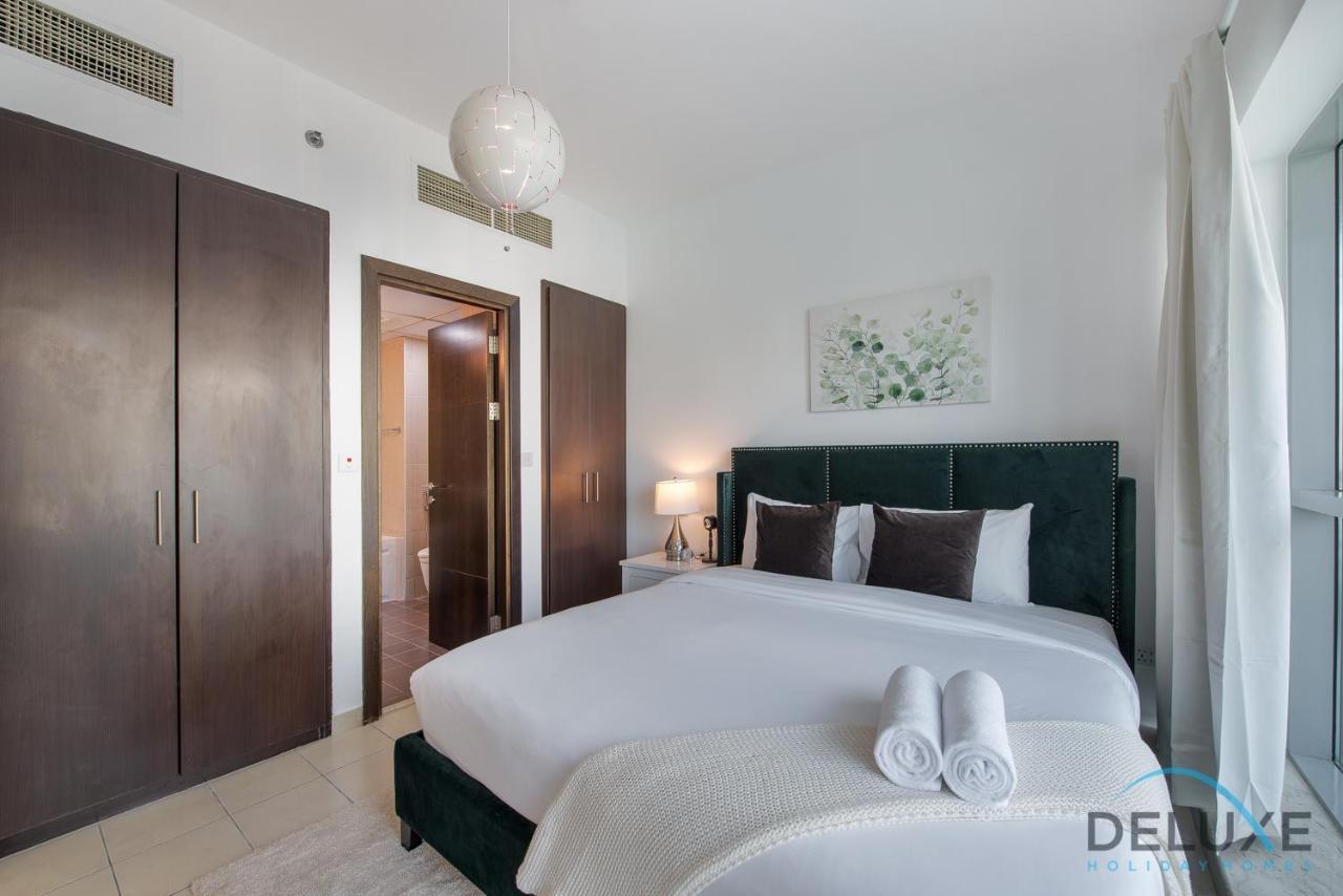 Apartment Full Marina And Ain Wheel View 1br At The Point Marina By Deluxe Homes