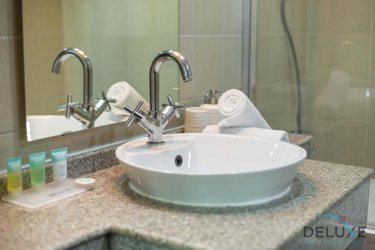 Apartment Full Marina And Ain Wheel View 1br At The Point Marina By Deluxe Homes *